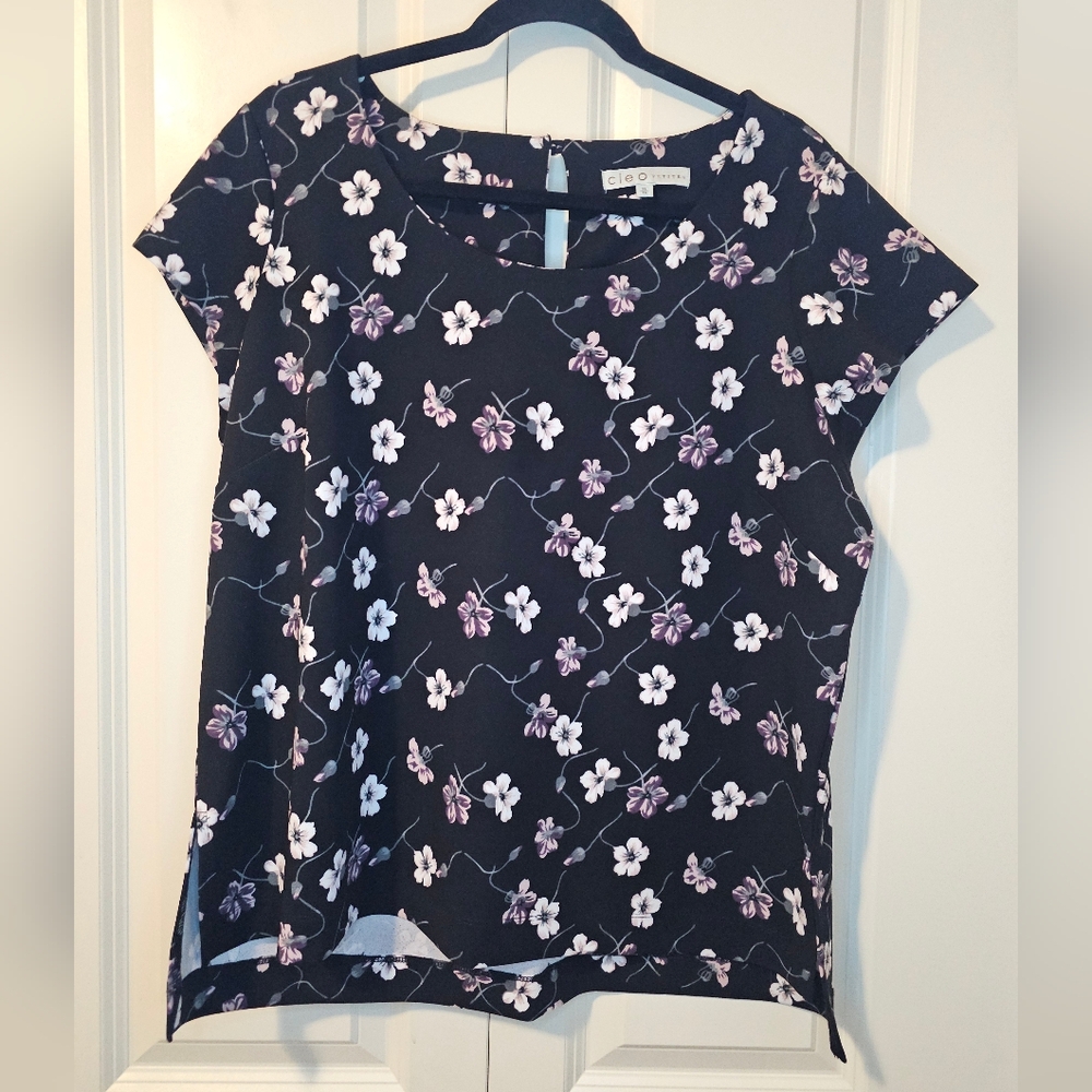 🔷️3 Items for$20🔷️ CLEO PETITES Floral Black Short Sleeve Top Blouse Sz XLP